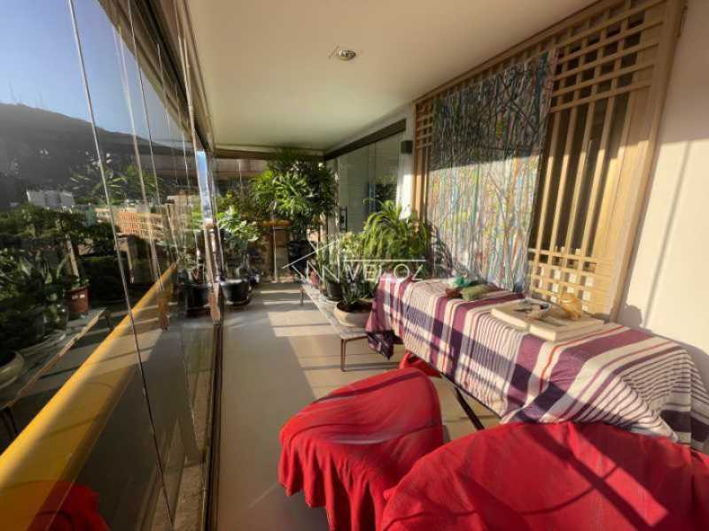 Apartamento à venda com 2 quartos, 80m² - Foto 1