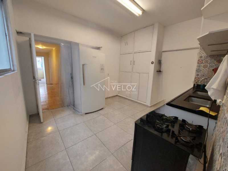 Apartamento à venda com 4 quartos, 180m² - Foto 4