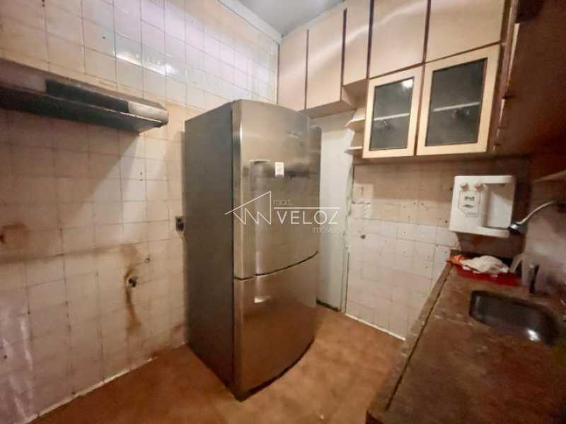 Apartamento à venda com 2 quartos, 61m² - Foto 18