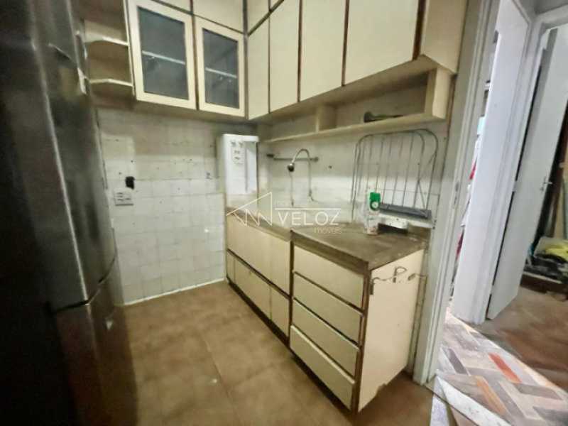 Apartamento à venda com 2 quartos, 61m² - Foto 17