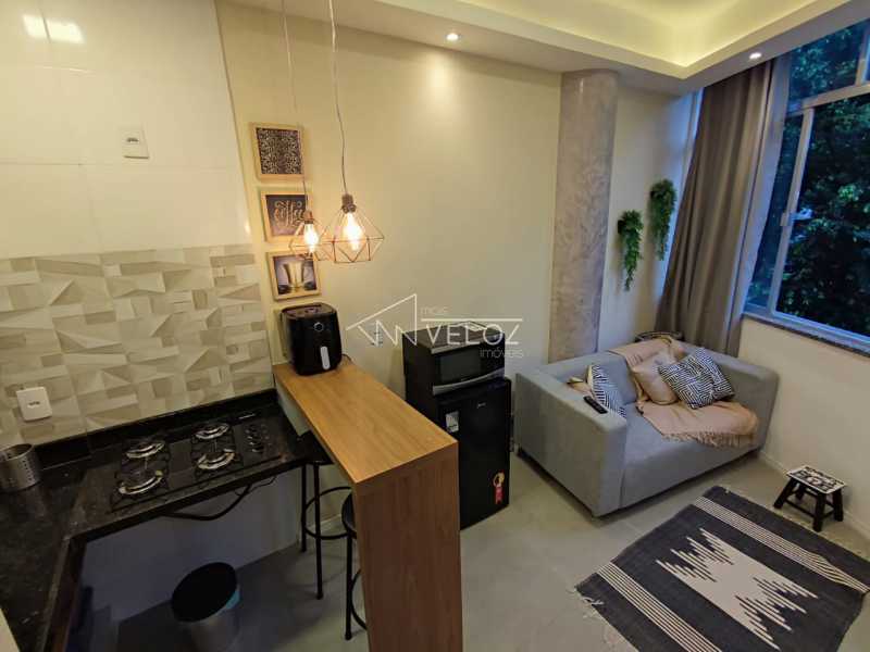 Apartamento à venda com 1 quarto, 32m² - Foto 2