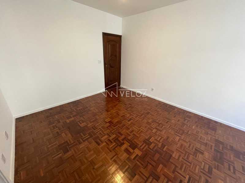 Apartamento à venda com 3 quartos, 120m² - Foto 2