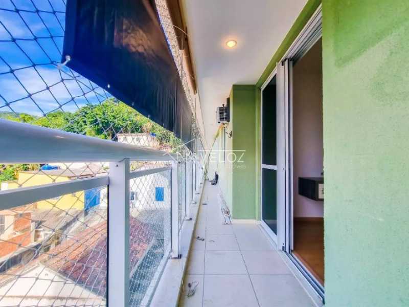 Apartamento à venda com 2 quartos, 70m² - Foto 3