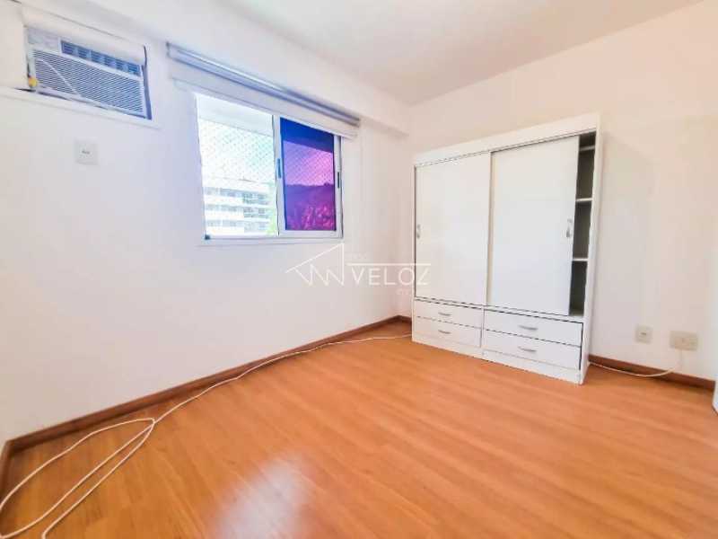 Apartamento à venda com 2 quartos, 70m² - Foto 4