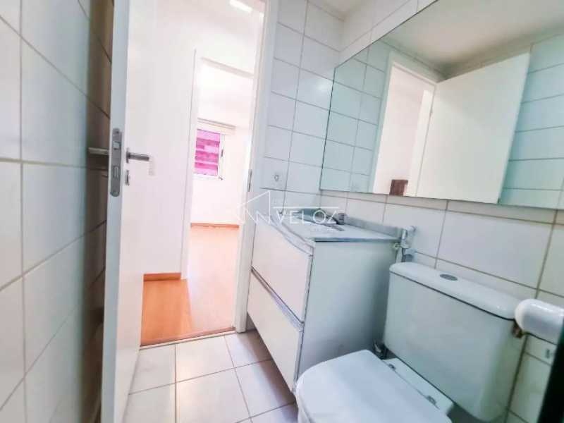 Apartamento à venda com 2 quartos, 70m² - Foto 9