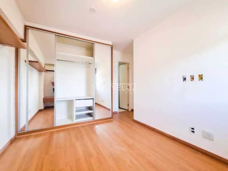 Apartamento à venda com 2 quartos, 70m² - Foto 11