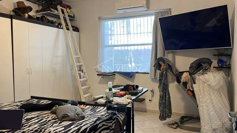 Apartamento à venda com 3 quartos, 93m² - Foto 2