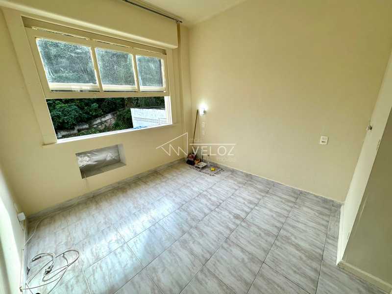 Apartamento à venda com 1 quarto, 30m² - Foto 2