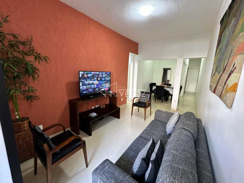 Apartamento à venda com 2 quartos, 70m² - Foto 4