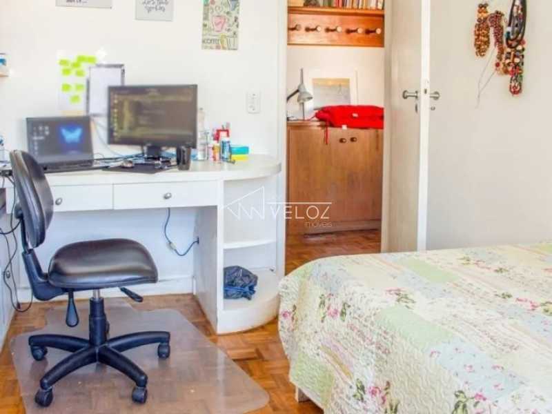 Cobertura à venda com 4 quartos, 250m² - Foto 2