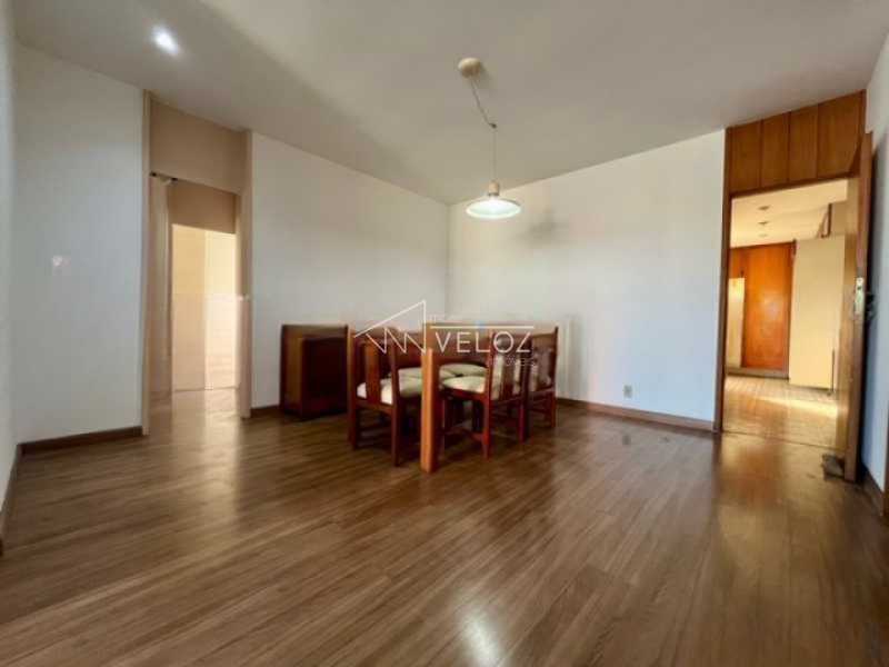 Apartamento à venda com 3 quartos, 125m² - Foto 2