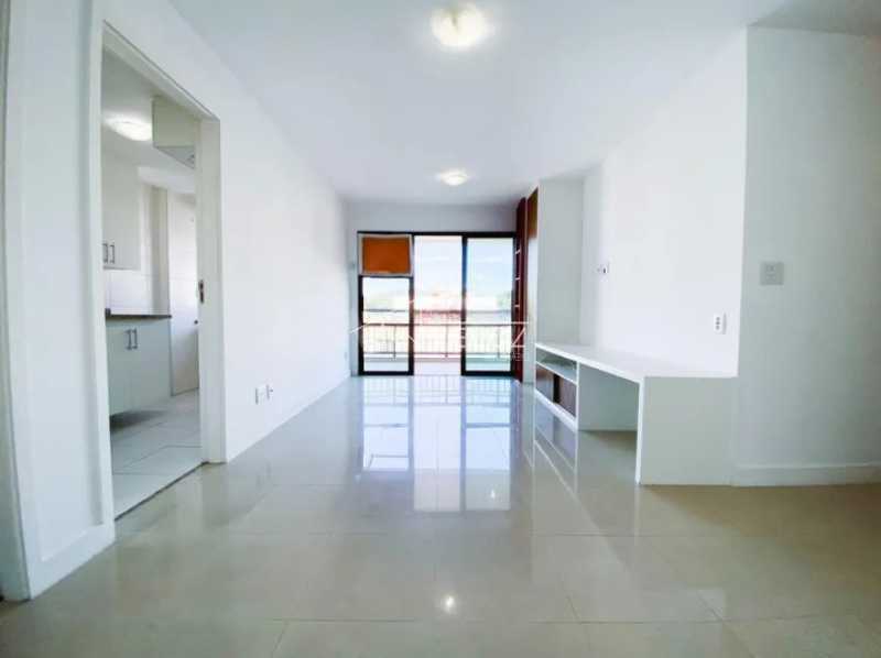 Apartamento à venda com 2 quartos, 79m² - Foto 5