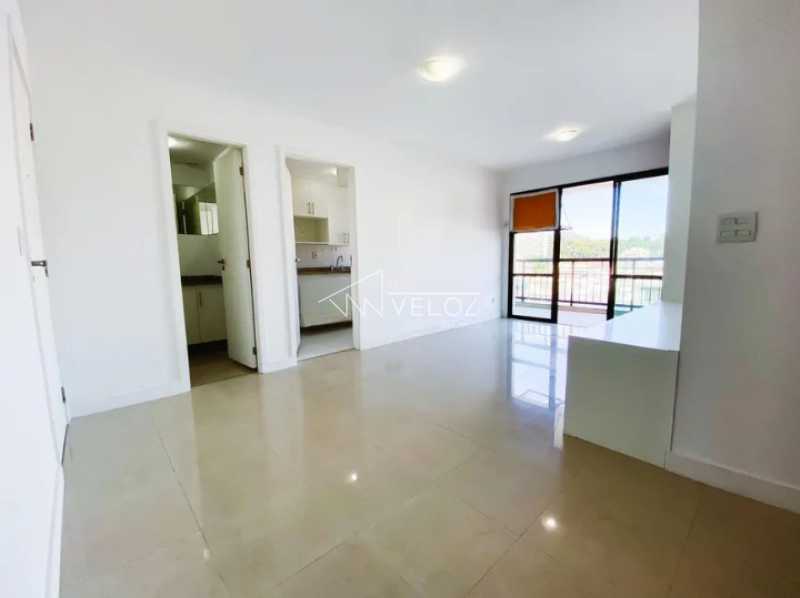 Apartamento à venda com 2 quartos, 79m² - Foto 8