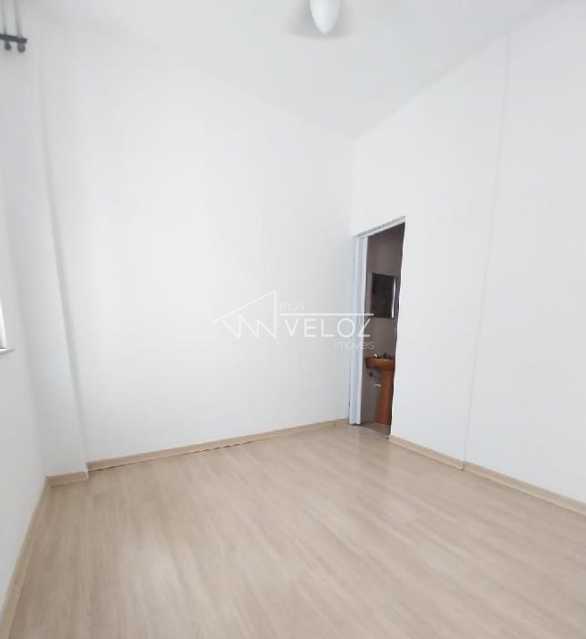 Apartamento à venda com 1 quarto, 34m² - Foto 2