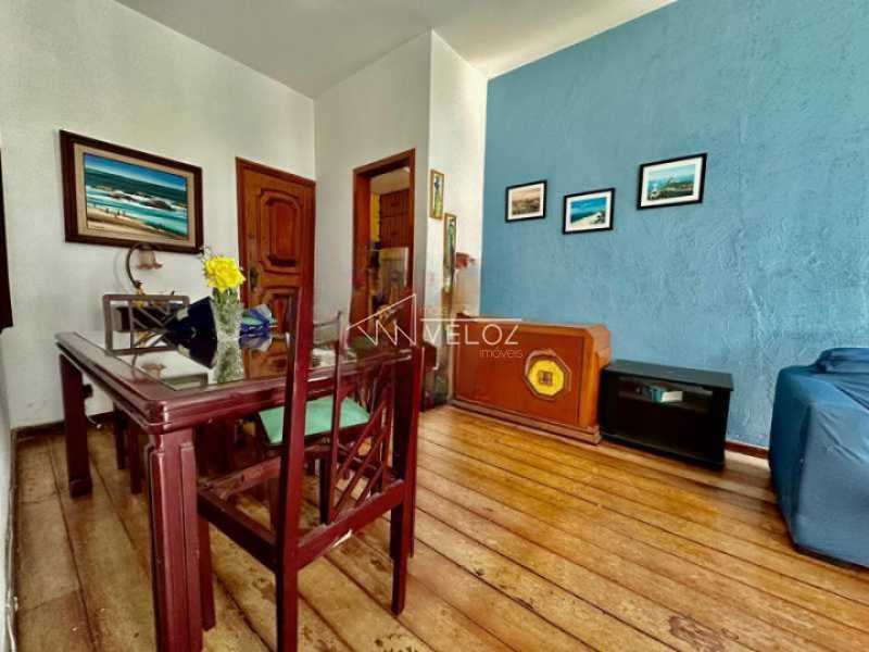 Apartamento à venda com 2 quartos, 74m² - Foto 2