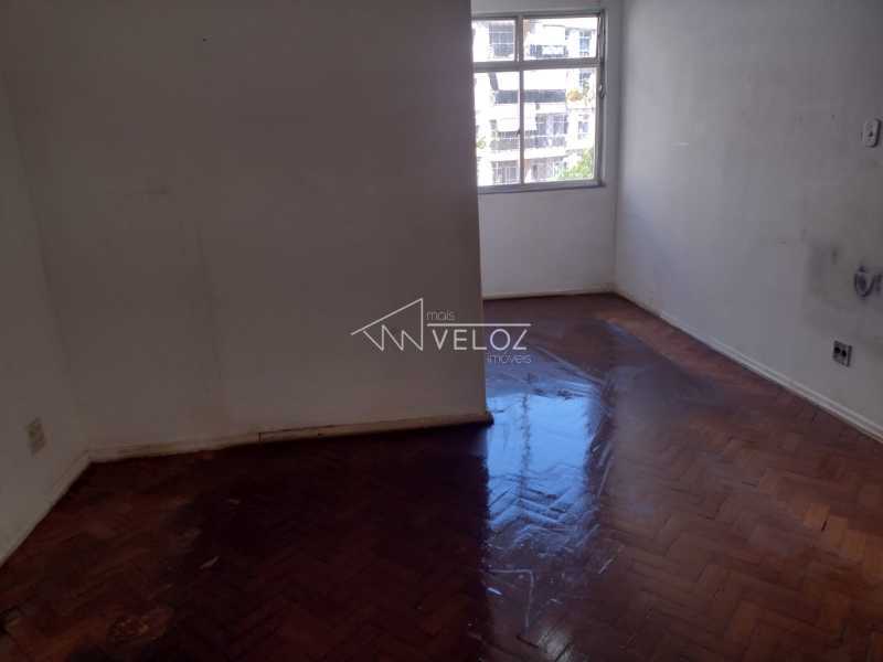 Apartamento à venda com 1 quarto, 42m² - Foto 1