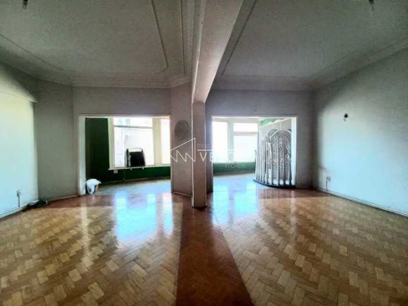 Apartamento à venda com 4 quartos, 229m² - Foto 4