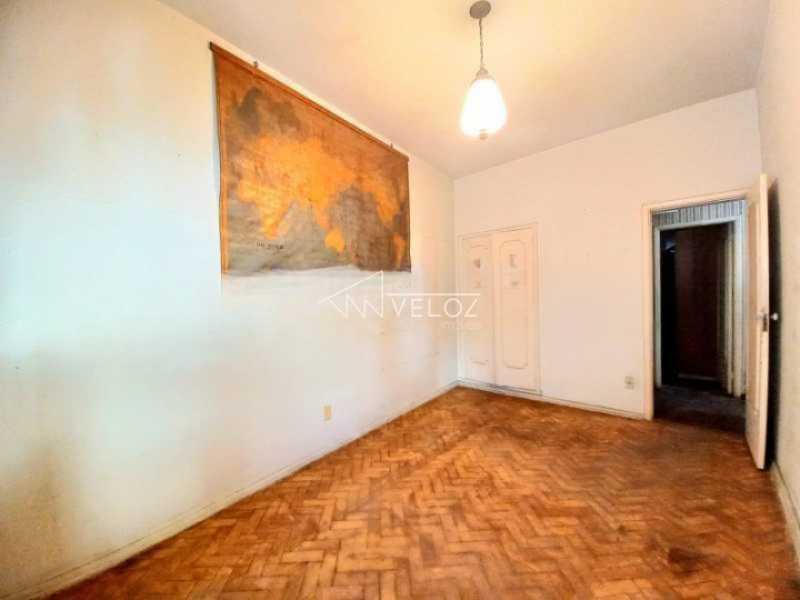 Apartamento à venda com 4 quartos, 229m² - Foto 8