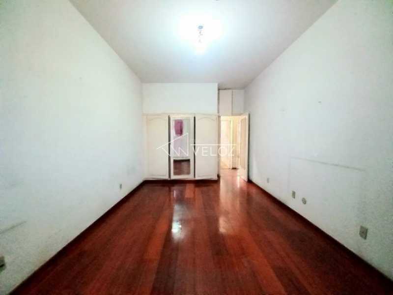 Apartamento à venda com 4 quartos, 229m² - Foto 10