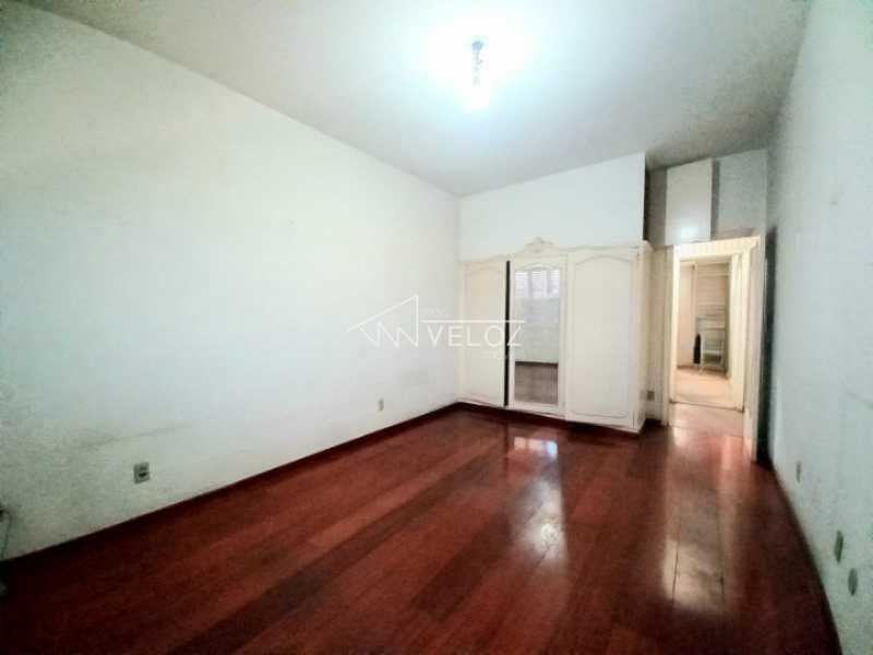 Apartamento à venda com 4 quartos, 229m² - Foto 11