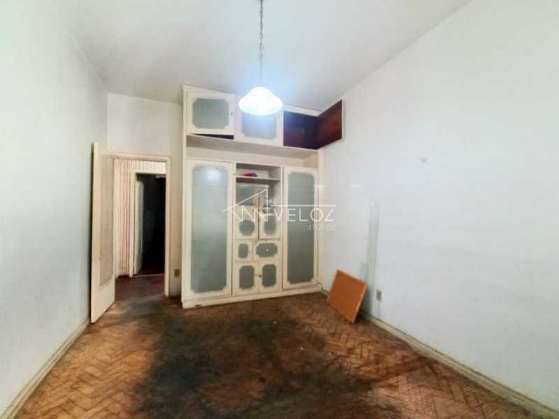 Apartamento à venda com 4 quartos, 229m² - Foto 14