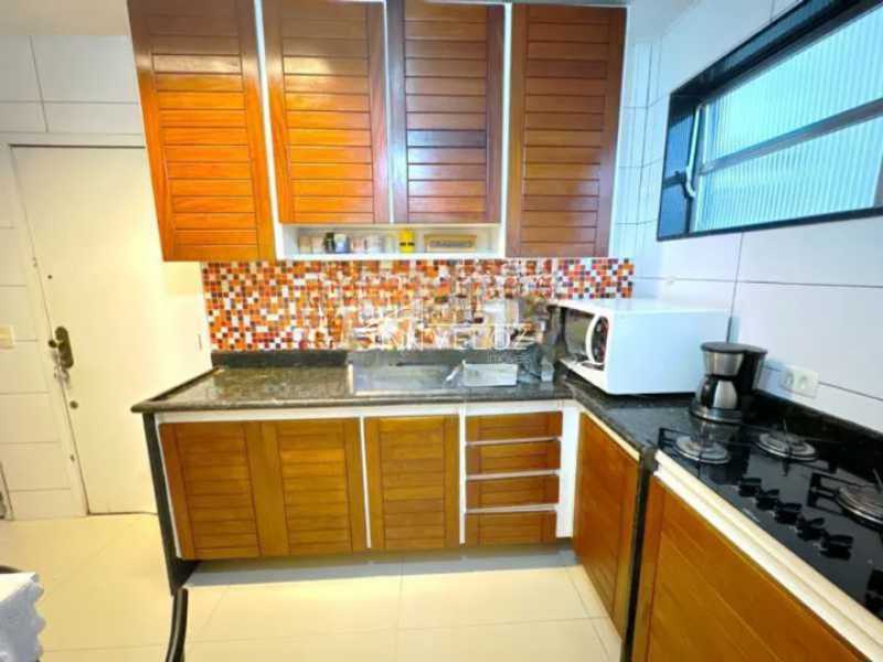 Apartamento à venda com 2 quartos, 100m² - Foto 13