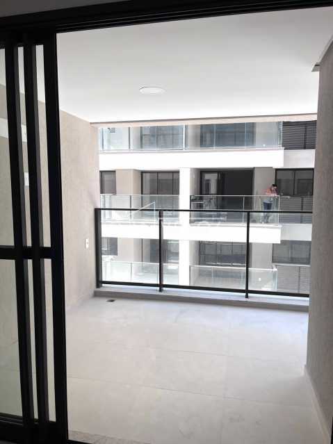 Apartamento à venda com 3 quartos, 90m² - Foto 2