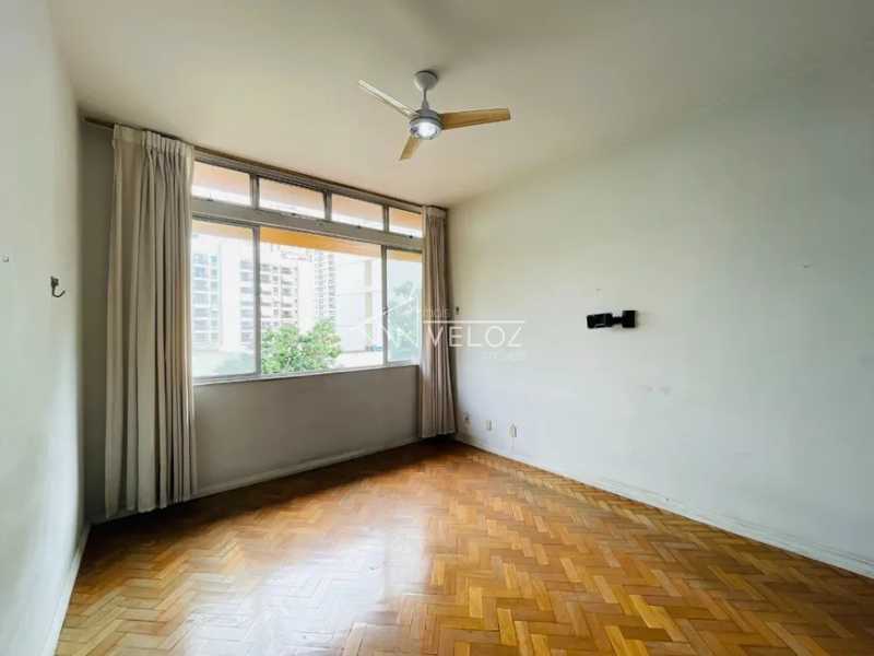 Apartamento à venda com 3 quartos, 97m² - Foto 1