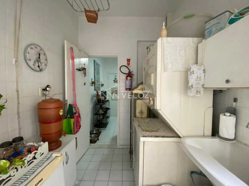 Apartamento à venda com 4 quartos, 243m² - Foto 18