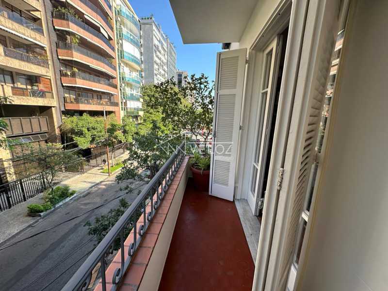 Apartamento à venda com 3 quartos, 113m² - Foto 4