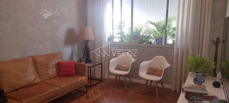 Apartamento à venda com 3 quartos, 70m² - Foto 2