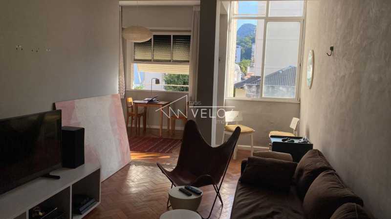 Apartamento à venda com 2 quartos, 70m² - Foto 2