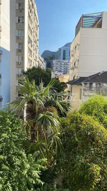 Apartamento à venda com 2 quartos, 70m² - Foto 3