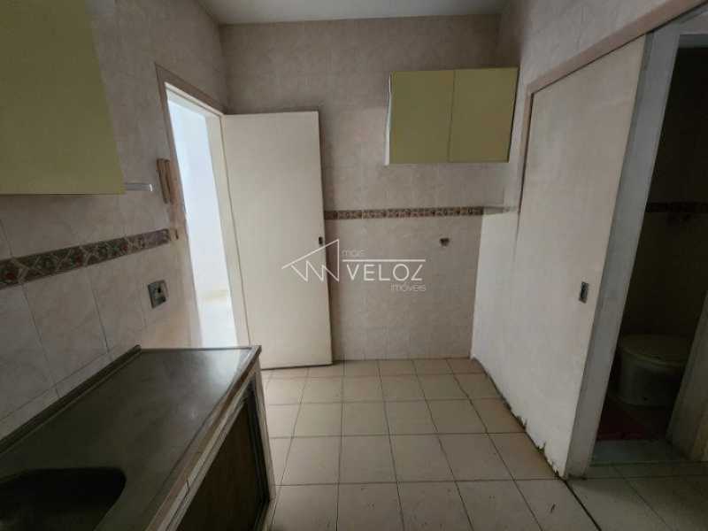 Apartamento à venda com 2 quartos, 70m² - Foto 9