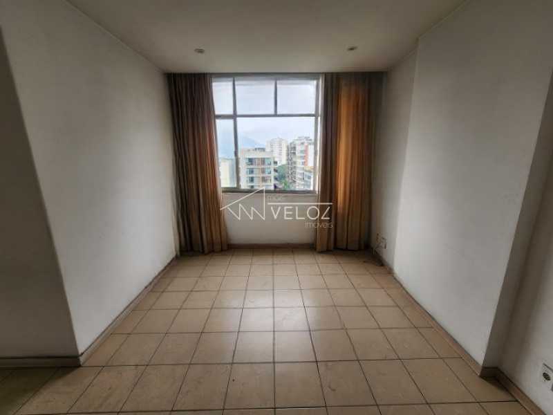 Apartamento à venda com 2 quartos, 70m² - Foto 2