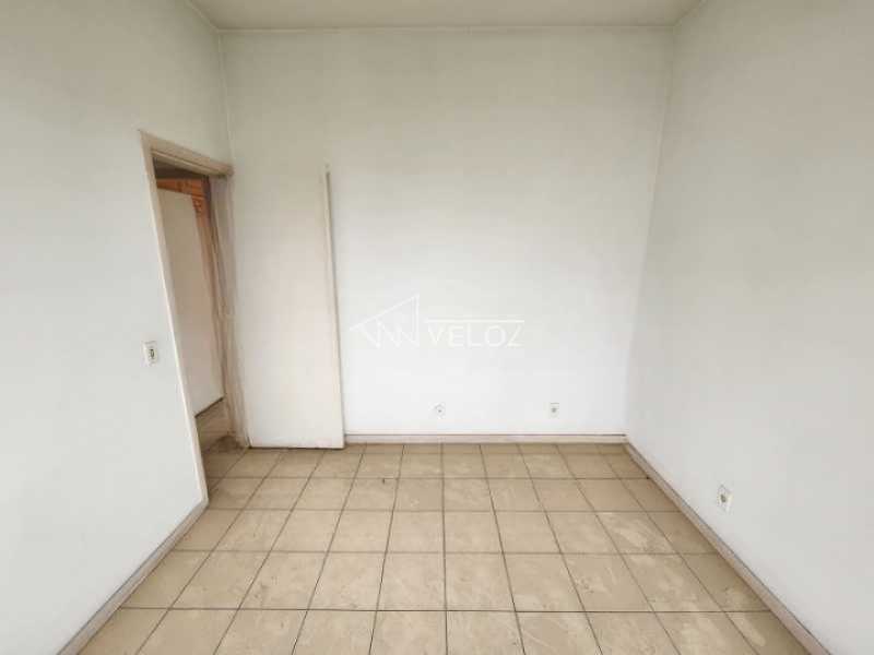 Apartamento à venda com 2 quartos, 70m² - Foto 14