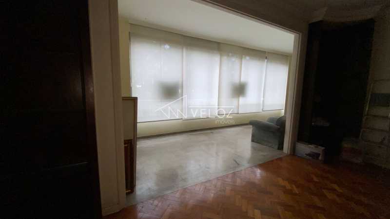 Apartamento à venda com 3 quartos, 248m² - Foto 3