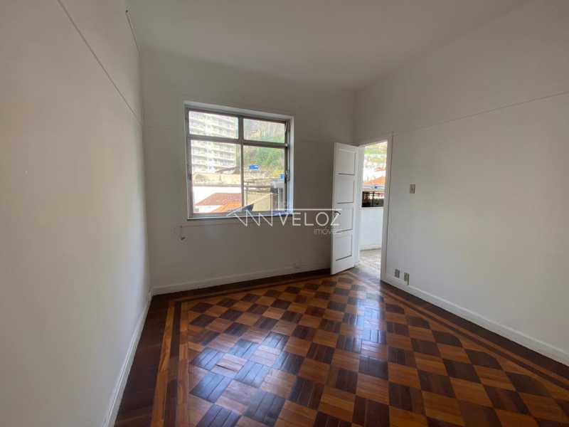 Apartamento à venda com 2 quartos, 61m² - Foto 2