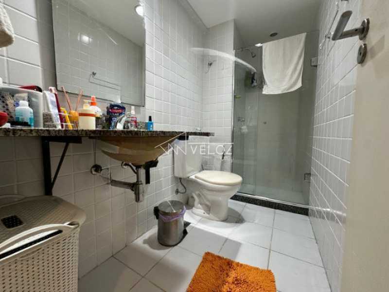 Apartamento à venda com 2 quartos, 70m² - Foto 11