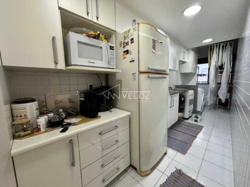 Apartamento à venda com 2 quartos, 70m² - Foto 16