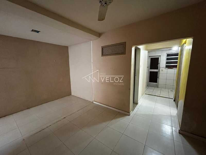 Apartamento à venda com 3 quartos, 42m² - Foto 1