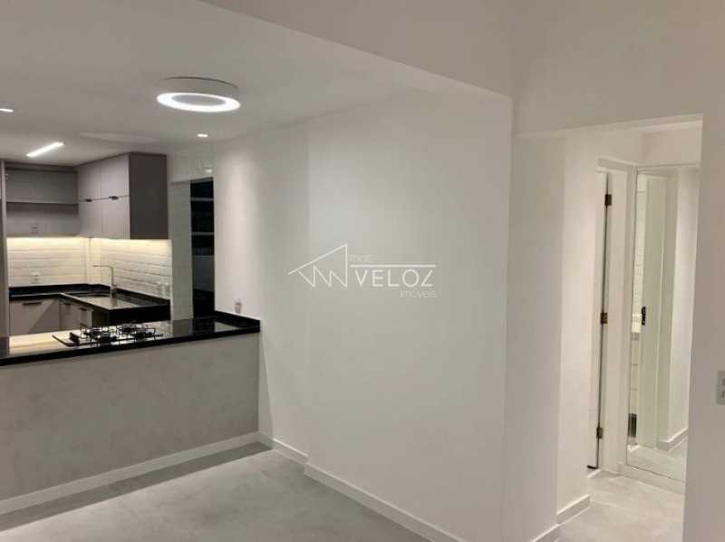 Apartamento à venda com 2 quartos, 70m² - Foto 4