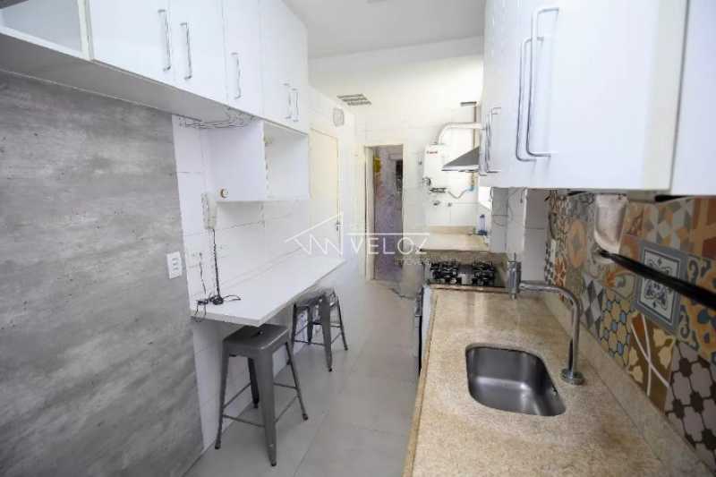 Apartamento à venda com 2 quartos, 75m² - Foto 27