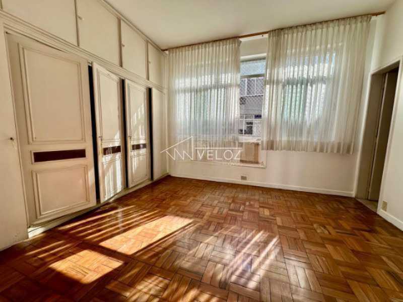 Apartamento à venda com 4 quartos, 180m² - Foto 3