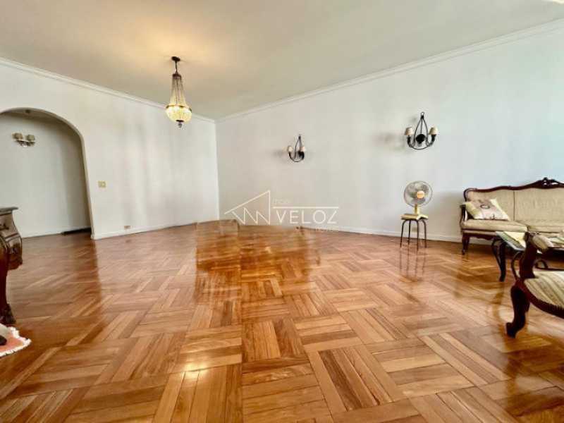 Apartamento à venda com 4 quartos, 180m² - Foto 2