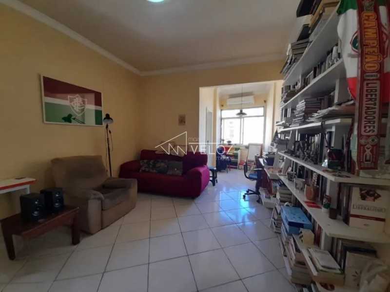 Apartamento à venda com 2 quartos, 72m² - Foto 1