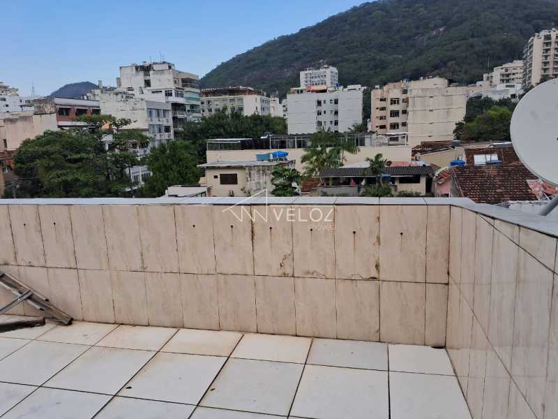 Casa de Vila à venda com 4 quartos, 293m² - Foto 2