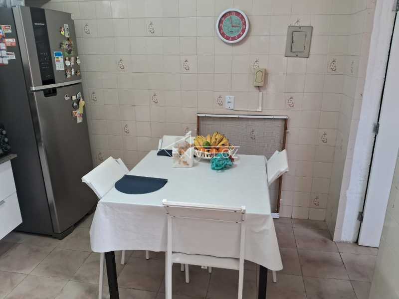 Casa de Vila à venda com 4 quartos, 293m² - Foto 16