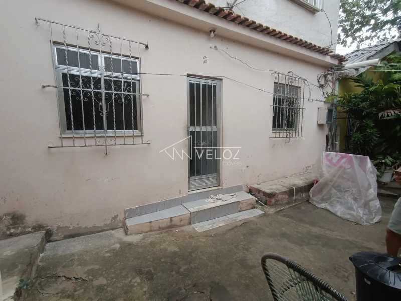 Casa à venda com 2 quartos, 65m² - Foto 2