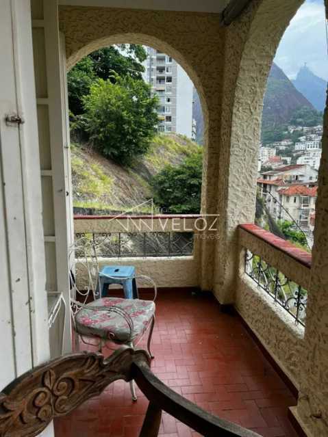 Casa à venda com 2 quartos, 150m² - Foto 2